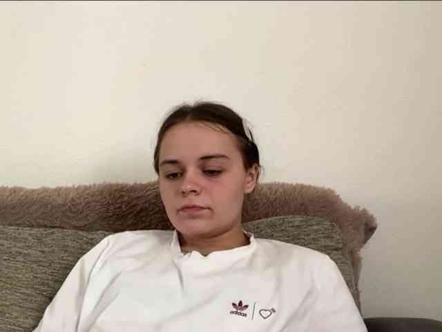 EsterGreenley webcam