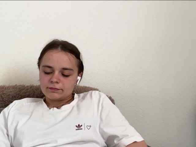 EsterGreenley webcam