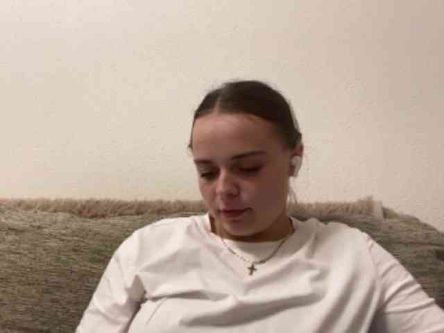 EsterGreenley webcam