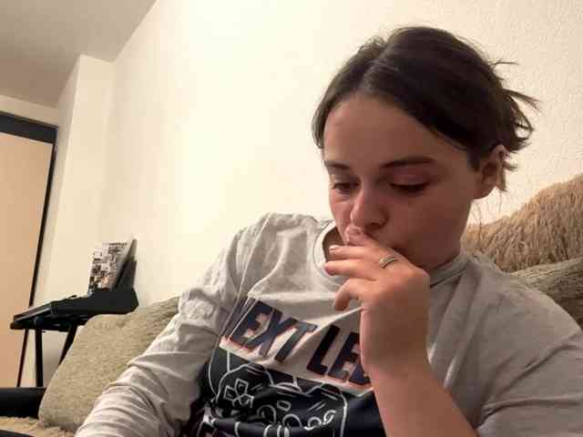 EsterGreenley webcam