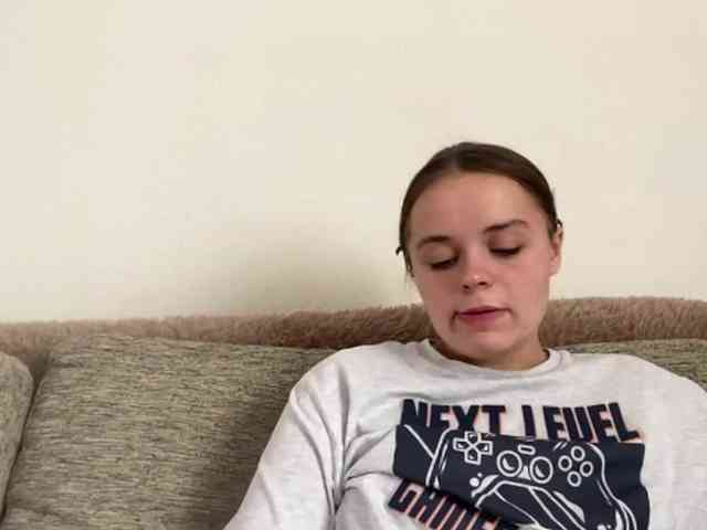 EsterGreenley webcam