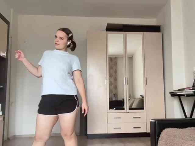 EsterGreenley webcam