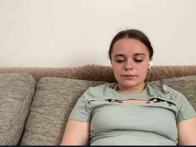 EsterGreenley webcam