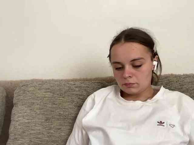 EsterGreenley webcam