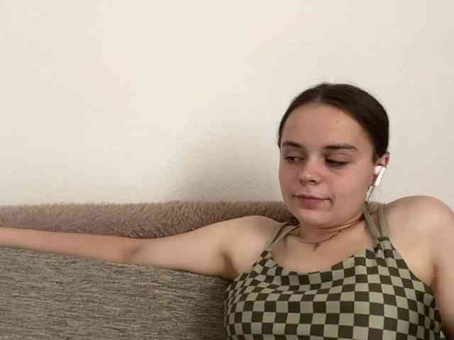 EsterGreenley webcam