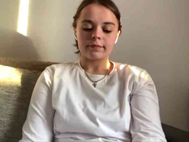 EsterGreenley webcam