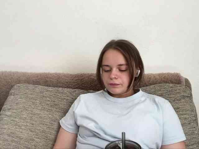 EsterGreenley webcam