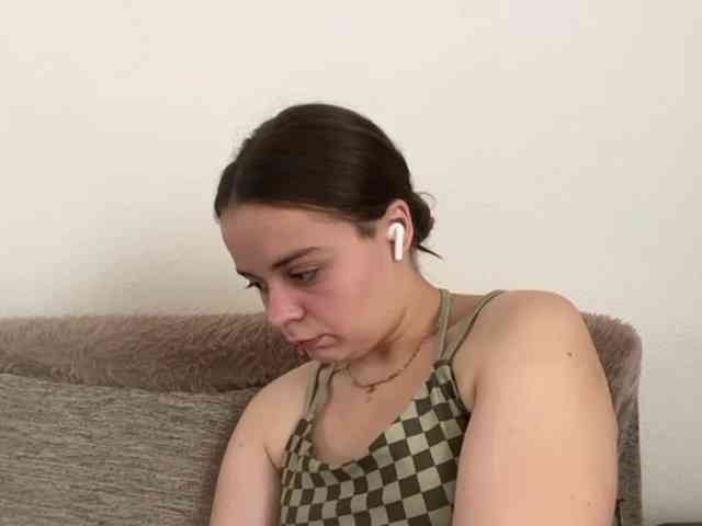 EsterGreenley webcam