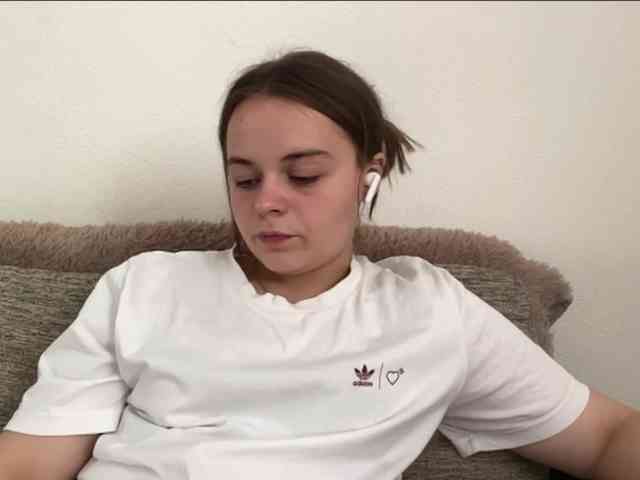 EsterGreenley webcam