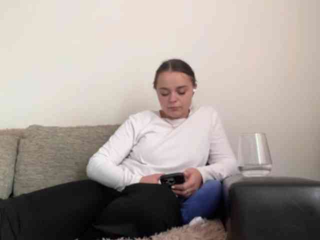 EsterGreenley webcam