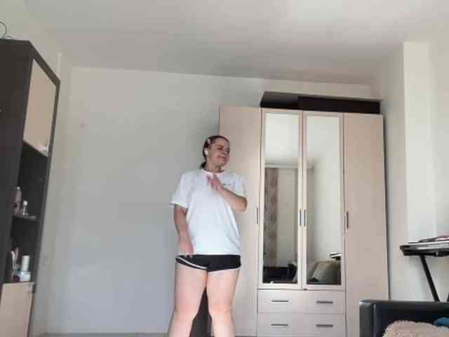 EsterGreenley webcam