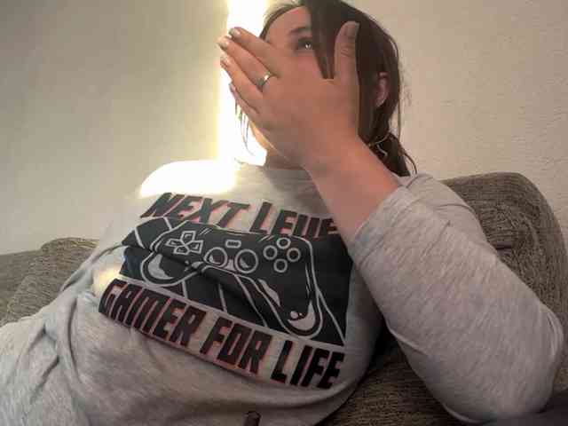 EsterGreenley webcam