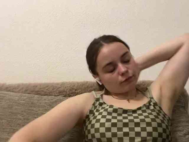 EsterGreenley webcam