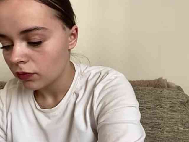 EsterGreenley webcam