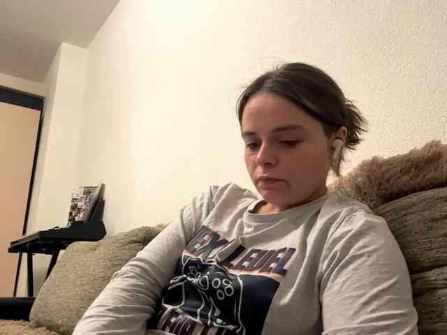 EsterGreenley webcam