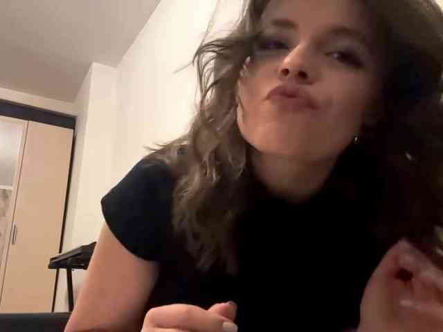EsterGreenley webcam
