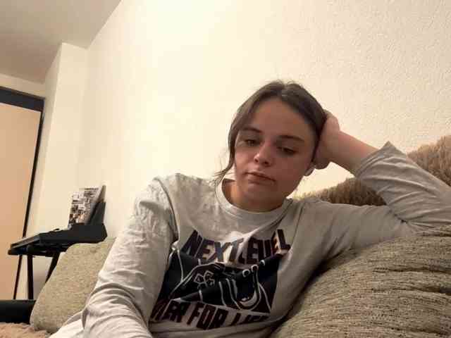 EsterGreenley webcam