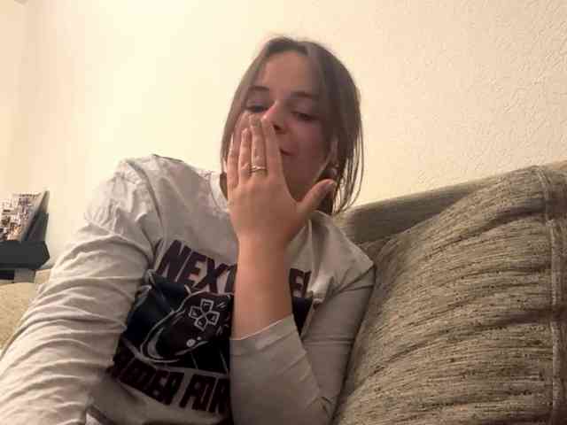 EsterGreenley webcam