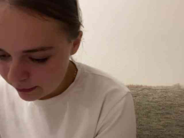 EsterGreenley webcam