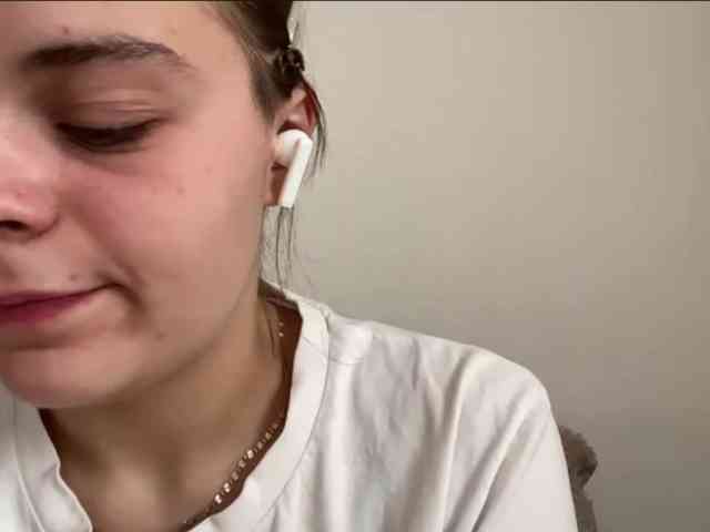 EsterGreenley webcam