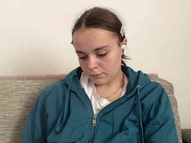 EsterGreenley webcam