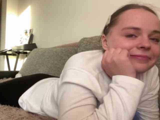 EsterGreenley webcam