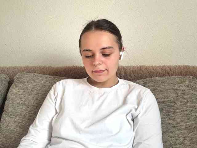 EsterGreenley webcam