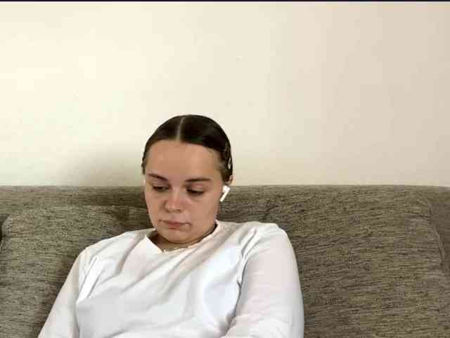 EsterGreenley webcam