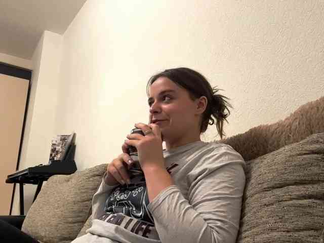 EsterGreenley webcam