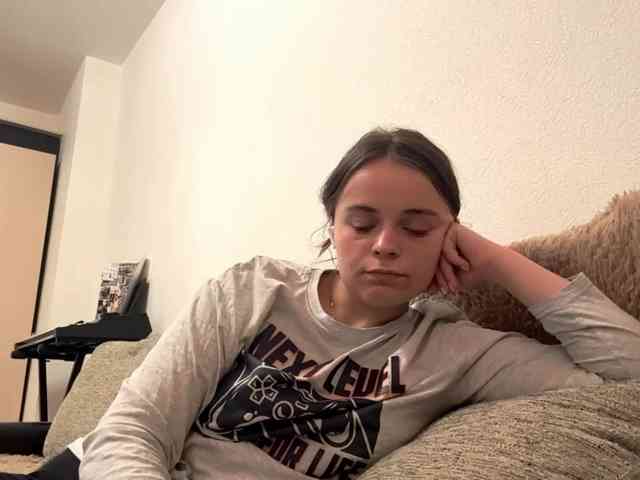 EsterGreenley webcam