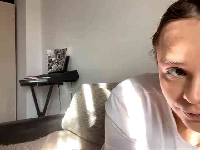 EsterGreenley webcam