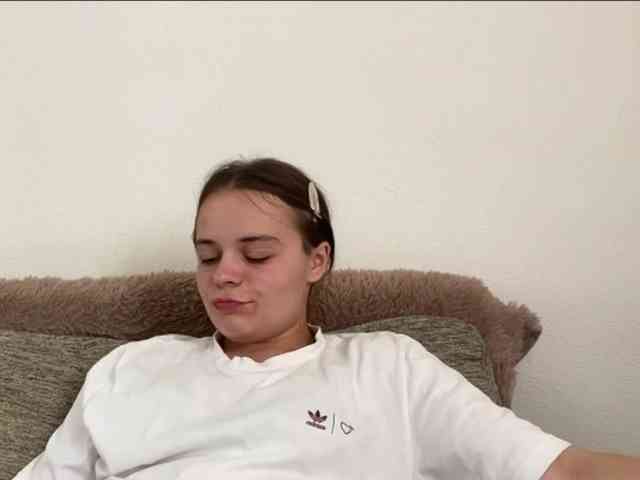 EsterGreenley webcam