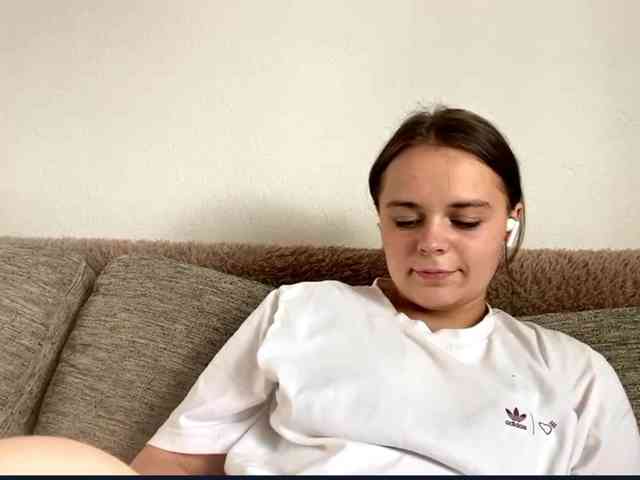 EsterGreenley webcam