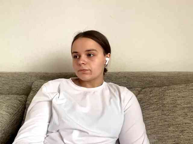 EsterGreenley webcam