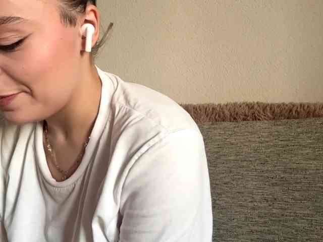 EsterGreenley webcam