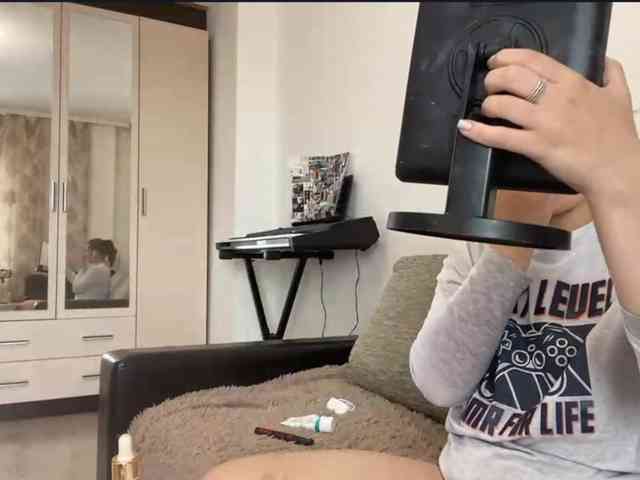 EsterGreenley webcam