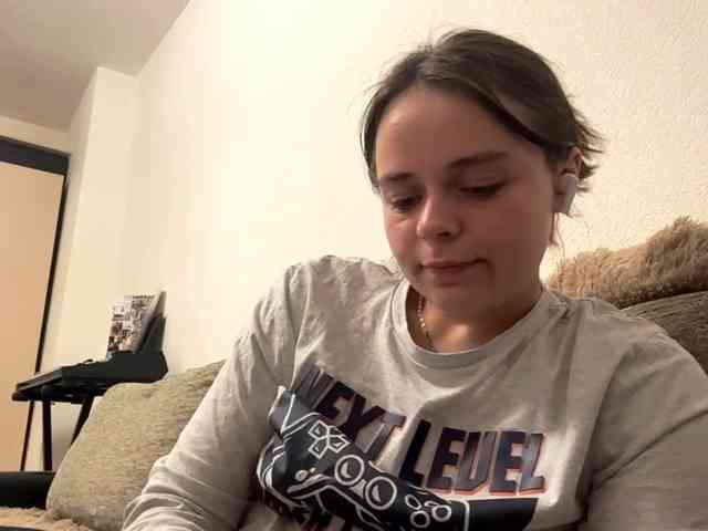 EsterGreenley webcam