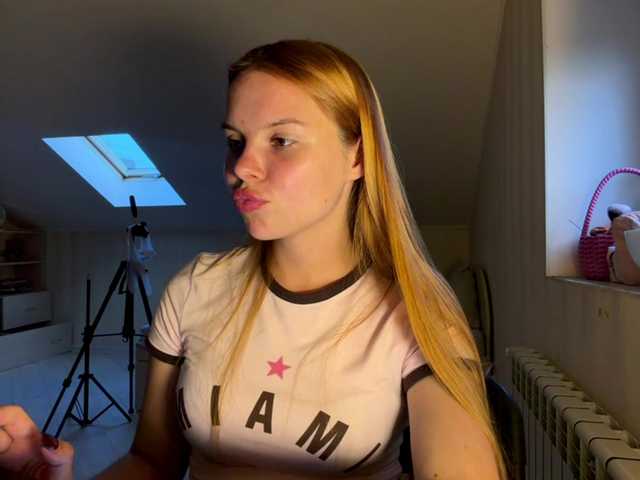 HoneyAmberi live cam on BongaCams