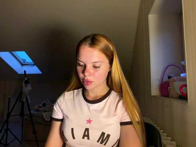HoneyAmberi live cam on BongaCams