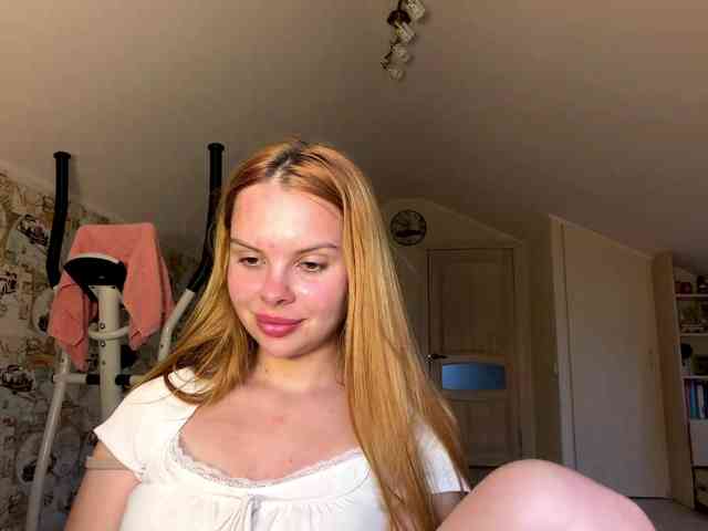 HoneyAmberi webcam