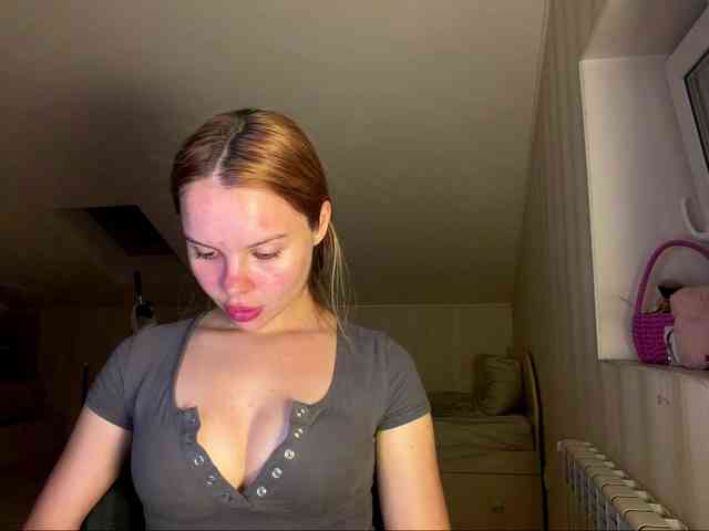 HoneyAmberi webcam