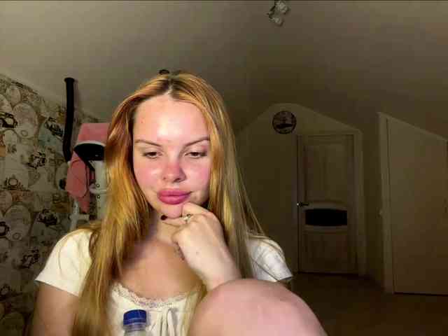 HoneyAmberi webcam