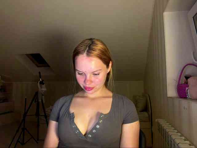 HoneyAmberi webcam