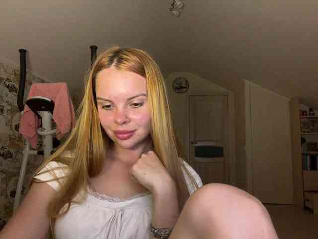 HoneyAmberi webcam