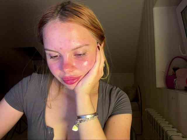 HoneyAmberi webcam