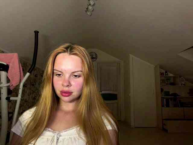 HoneyAmberi webcam