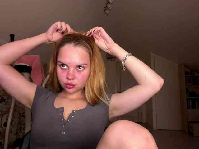 HoneyAmberi webcam