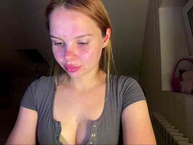 HoneyAmberi webcam