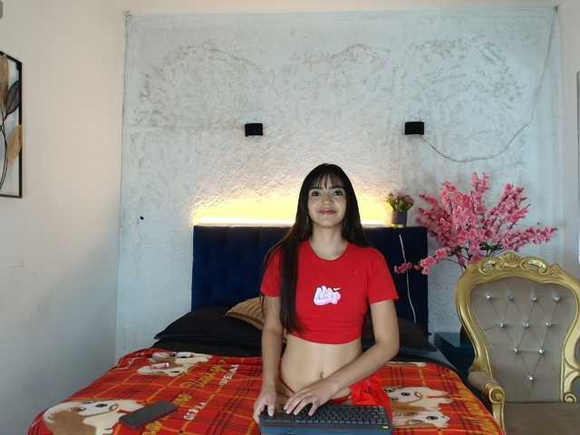 AnttonellaLee live cam on BongaCams