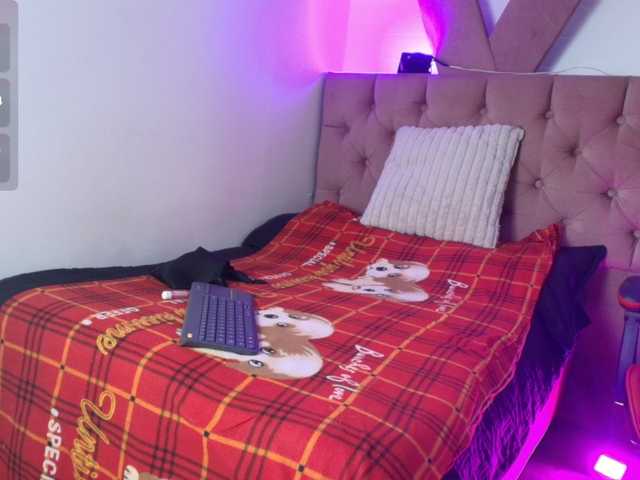 AnttonellaLee live cam on BongaCams